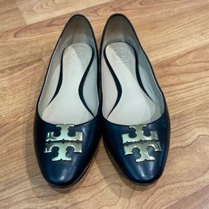 Tory Burch flat 100%authentic size 6 in black